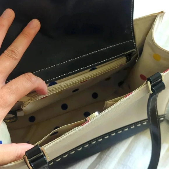 Kate Spade ♠️ Black and White Handbag - Picture 8 of 9